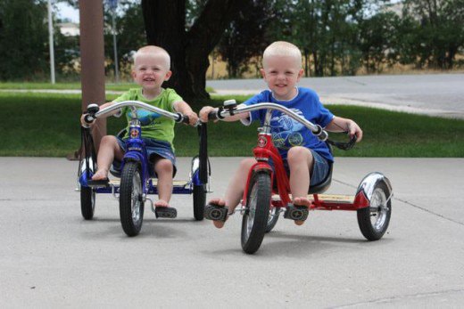 Xe đạp 3 bánh dùng cho bé mấy tuổi 2