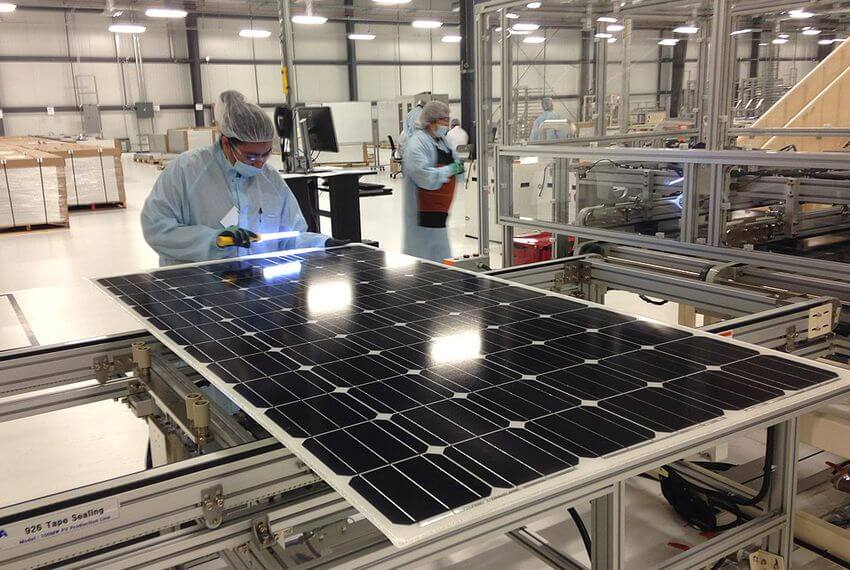 Nhà sản xuất tấm pin năng lượng mặt trời