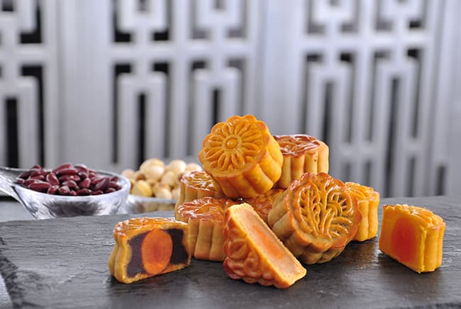 bánh trung thu hiện đại và truyền thống có gì đặc biệt