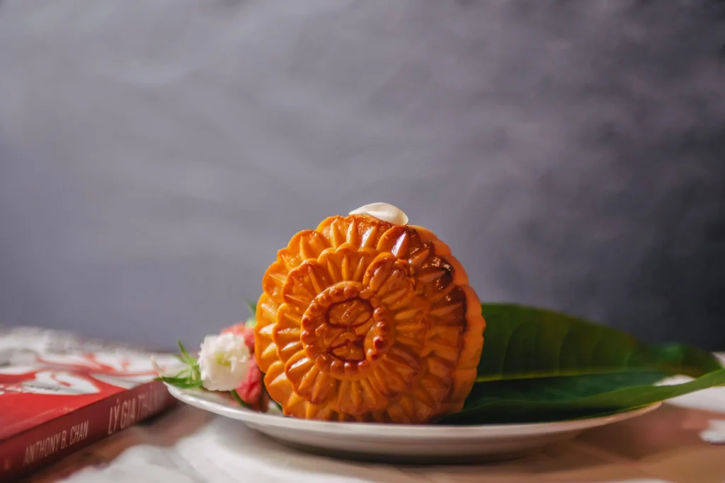 bánh trung thu truyền thống và hiện đại